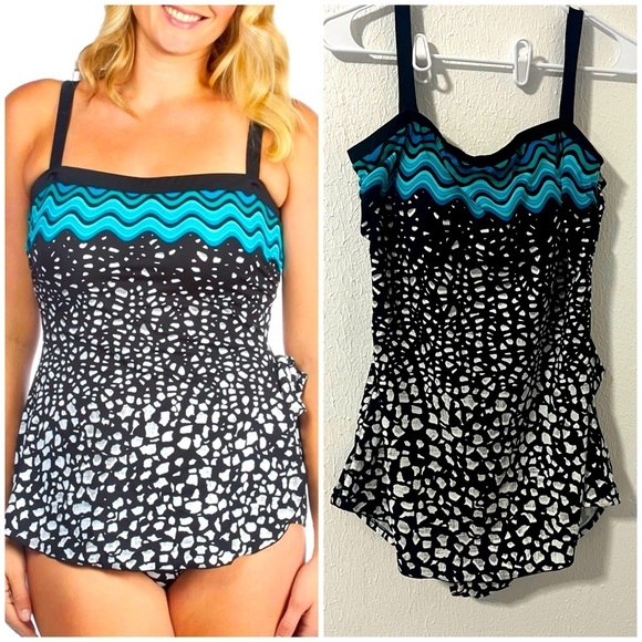 Maxine of Hollywood Women's Plus-Size 18 In The Groove Bandeau Sarong Swimsuit - Picture 1 of 12